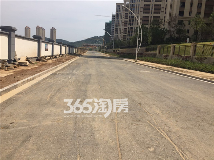 小编9月跑盘记:11#拆除了绿网,13#和12#初显真身!规划道路完工啦~ 小编9月跑盘记:11#拆除了绿网,13#和12#初显真身!规划道路完工啦~