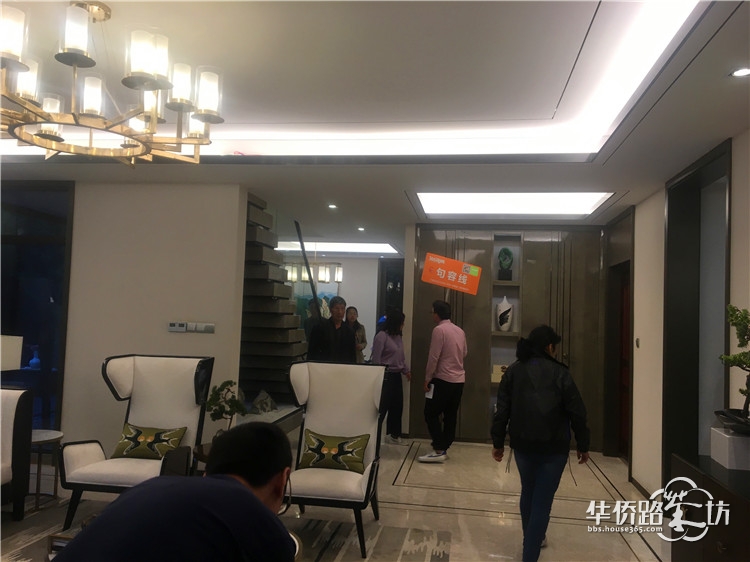 【10.13看房团回顾】11辆大巴从河西其出发,奔赴10条线36家热盘! 【10.13看房团回顾】11辆大巴从河西其出发,奔赴10条线36家热盘!