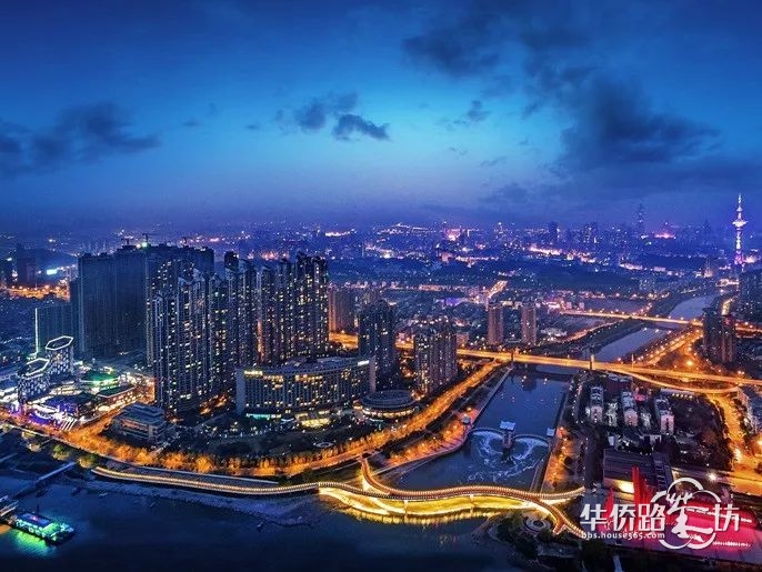 这里是全市瞩目的鼓楼滨江,也是最有故事的老下关…… 这里是全市瞩目的鼓楼滨江,也是最有故事的老下关……