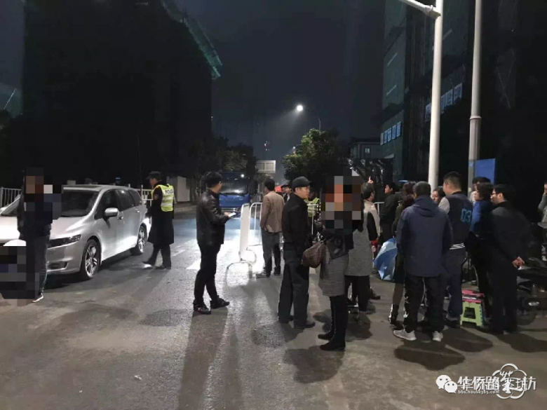 现场直击:河西10盘今天登记,全是行走的钞票!五矿和佳兆业已经... 现场直击:河西10盘今天登记,全是行走的钞票!五矿和佳兆业已经...