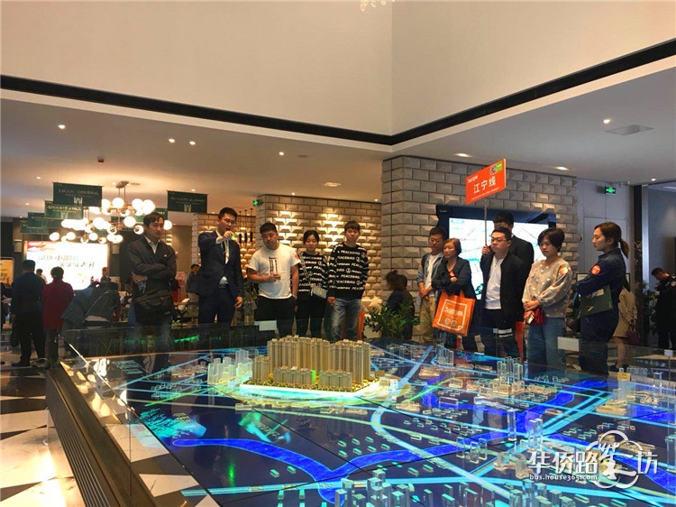 【10.13看房团回顾】11辆大巴从河西其出发,奔赴10条线36家热盘! 【10.13看房团回顾】11辆大巴从河西其出发,奔赴10条线36家热盘!