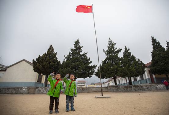 书送能量!点亮孩子们的诗和远方!捐1元钱,换一本书,云树公馆将爱心力量传递出来~ 书送能量!点亮孩子们的诗和远方!捐1元钱,换一本书,云树公馆将爱心力量传递出来~
