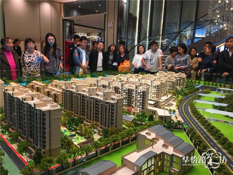 【10.13看房团回顾】11辆大巴从河西其出发,奔赴10条线36家热盘! 【10.13看房团回顾】11辆大巴从河西其出发,奔赴10条线36家热盘!