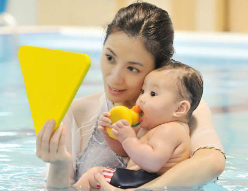 【丫妈实探】悠游子鱼亲子游泳馆——专业的外教、安全的水质,因为专业所以有效! 【丫妈实探】悠游子鱼亲子游泳馆——专业的外教、安全的水质,因为专业所以有效!