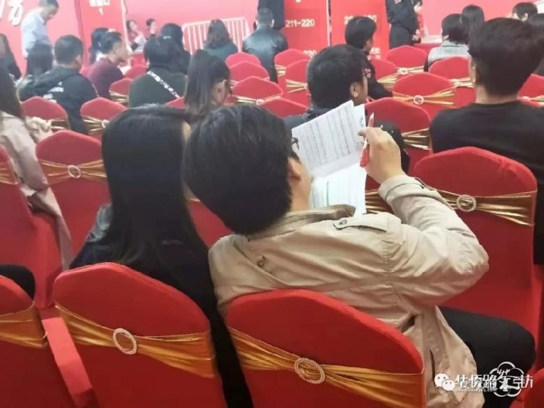 刚刚!江宁纯新盘首开!精装均价25600元/㎡!我在现场目睹这样一幕… 刚刚!江宁纯新盘首开!精装均价25600元/㎡!我在现场目睹这样一幕…