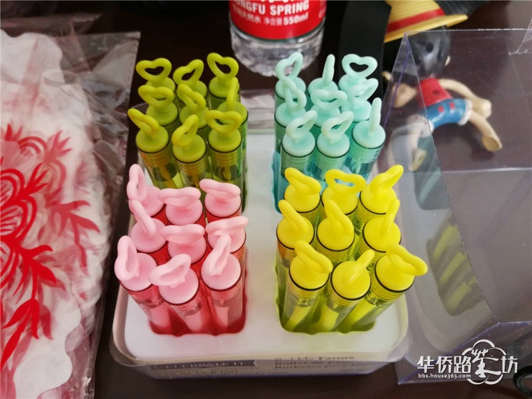 银亿东城狗年俏皮花灯diy活动圆满成功!现场人气爆棚!老业主们很是喜欢哦! 银亿东城狗年俏皮花灯diy活动圆满成功!现场人气爆棚!老业主们很是喜欢哦!