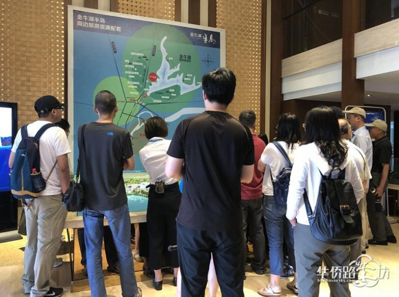 3小时卖出近千万 南京买房人把这家售楼处挤爆了 3小时卖出近千万 南京买房人把这家售楼处挤爆了
