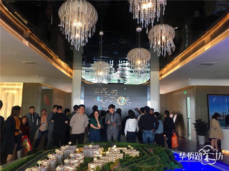 【10.13看房团回顾】11辆大巴从河西其出发,奔赴10条线36家热盘! 【10.13看房团回顾】11辆大巴从河西其出发,奔赴10条线36家热盘!