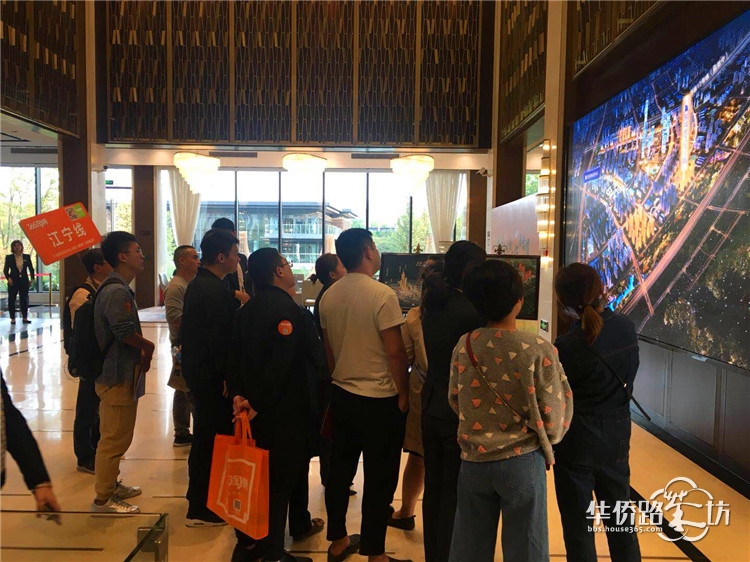 【10.13看房团回顾】11辆大巴从河西其出发,奔赴10条线36家热盘! 【10.13看房团回顾】11辆大巴从河西其出发,奔赴10条线36家热盘!