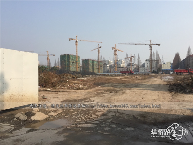 【城中小跑第一站——中航科技城】亲密接触城中第一跑,小编在安保眼皮子底下拍照,感觉自己也是蛮拼的! 【城中小跑第一站——中航科技城】亲密接触城中第一跑,小编在安保眼皮子底下拍照,感觉自己也是蛮拼的!