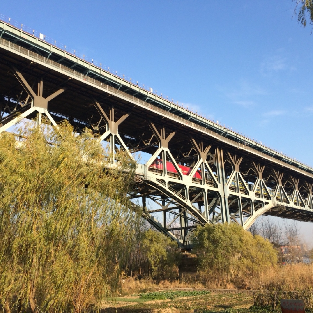 湛蓝的天空雄伟壮观的大桥_江北邻里圈_华侨路茶坊